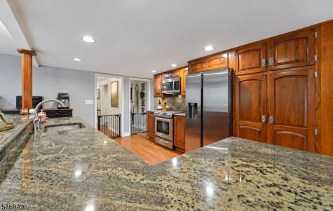 68 E Lake Road Kinnelon NJ 07405