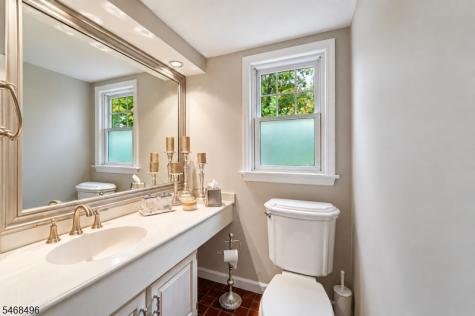 68 E Lake Road Kinnelon NJ 07405