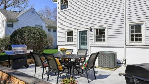 407 Cayuga Way Westfield NJ 07090