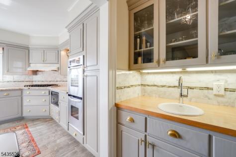 41 Crestwood Drive Maplewood NJ 07040