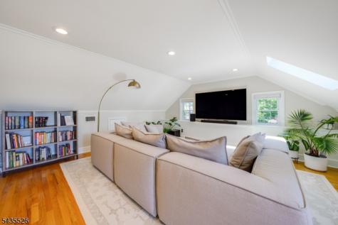 41 Crestwood Drive Maplewood NJ 07040