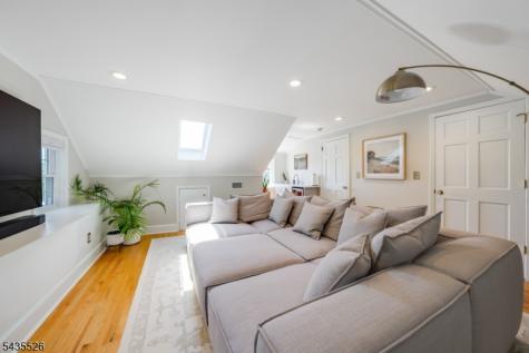 41 Crestwood Drive Maplewood NJ 07040