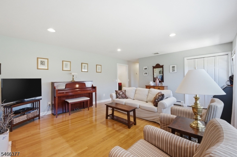 77 Hogback Road Franklin NJ 08867