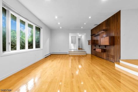 7 Oak Ridge Springfield NJ 07081