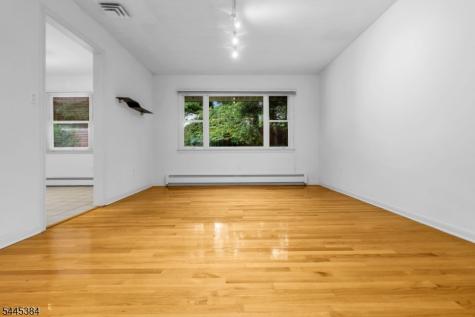 7 Oak Ridge Springfield NJ 07081