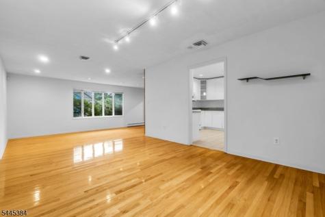 7 Oak Ridge Springfield NJ 07081