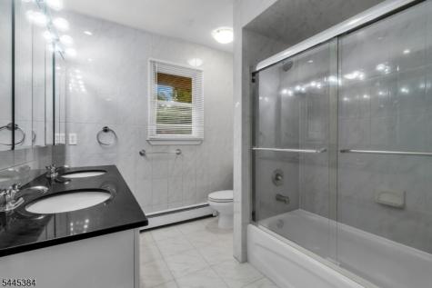 7 Oak Ridge Springfield NJ 07081