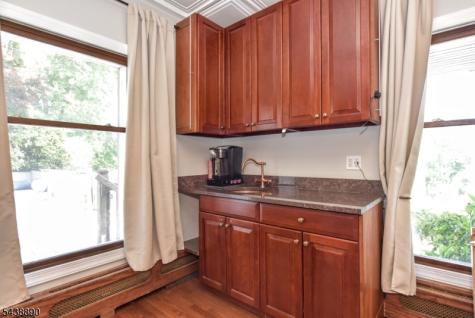 27 Joan Street Wayne NJ 07470