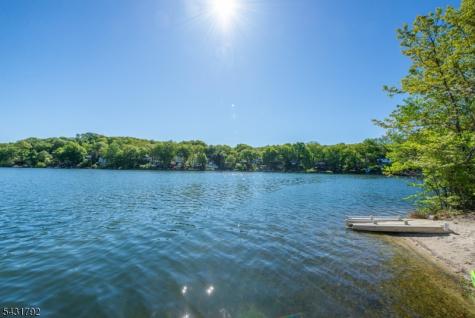 42 Main Beach Road Ringwood NJ 07456