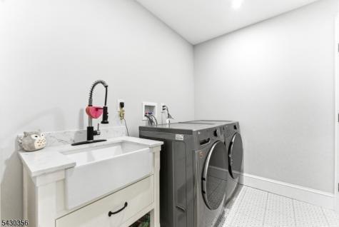 8 Longview Avenue Randolph NJ 07869