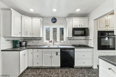 19 W Bayview Avenue Englewood Cliffs NJ 07632