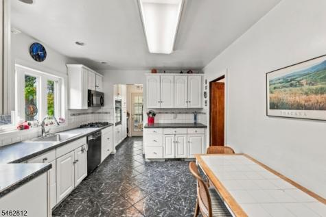 19 W Bayview Avenue Englewood Cliffs NJ 07632