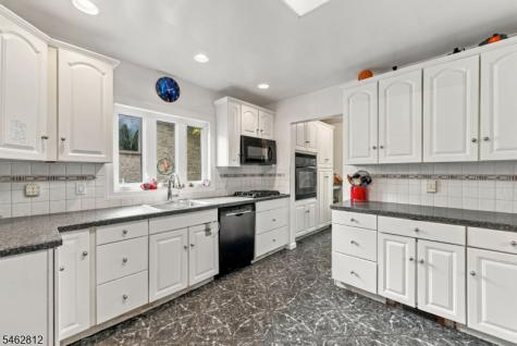 19 W Bayview Avenue Englewood Cliffs NJ 07632