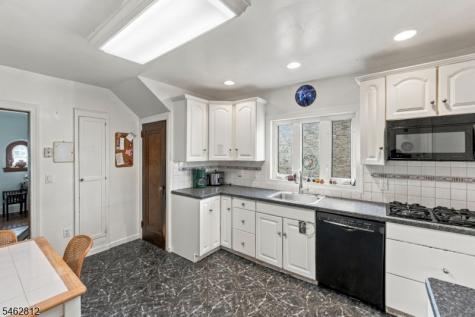 19 W Bayview Avenue Englewood Cliffs NJ 07632