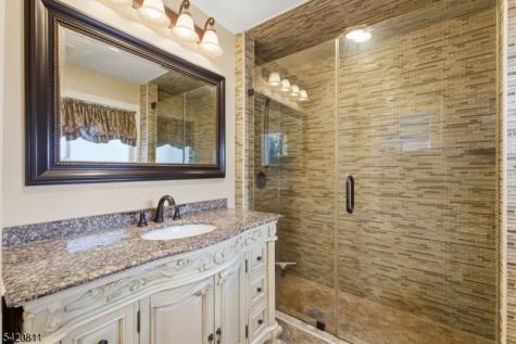 385 Berkeley Avenue Bloomfield NJ 07003