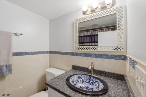 385 Berkeley Avenue Bloomfield NJ 07003