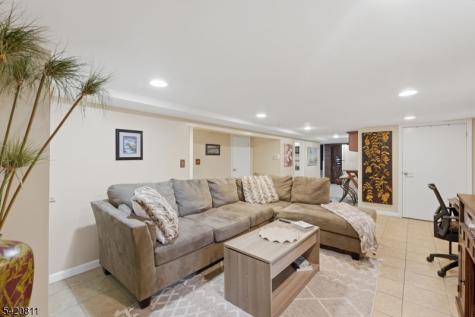 385 Berkeley Avenue Bloomfield NJ 07003