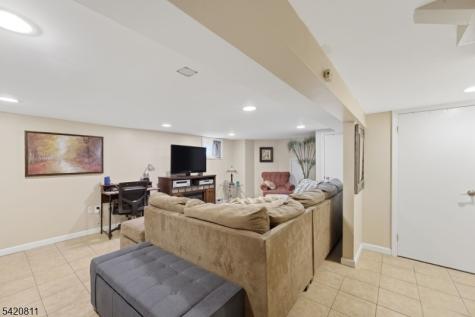 385 Berkeley Avenue Bloomfield NJ 07003
