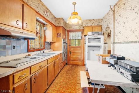 112 Page Avenue Lyndhurst NJ 07071