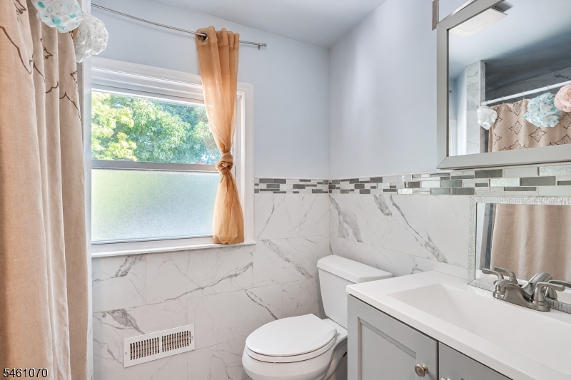 18 Union Place Irvington NJ 07111