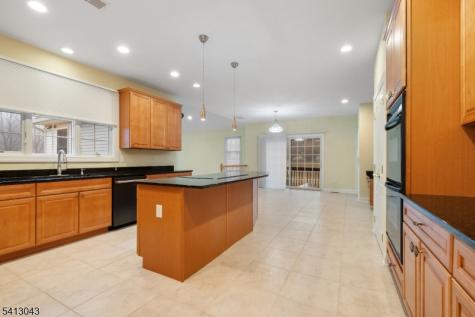 3 Manchur Court Raritan NJ 08822