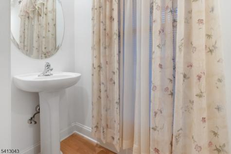 3 Manchur Court Raritan NJ 08822
