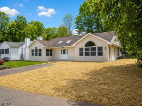 7 Lorettacong Drive Jefferson NJ 07849