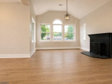 7 Lorettacong Drive Jefferson NJ 07849