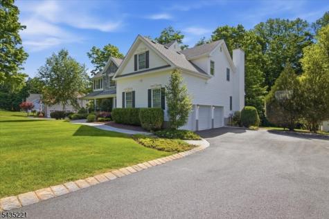7 Natures Court Mount Olive NJ 07836