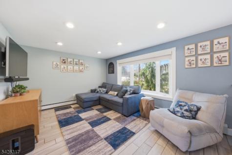6 Woodport Avenue Jefferson NJ 07849