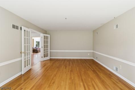 2 Deer Run Clinton NJ 08833