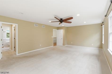 2 Deer Run Clinton NJ 08833