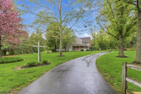 2 Deer Run Clinton NJ 08833