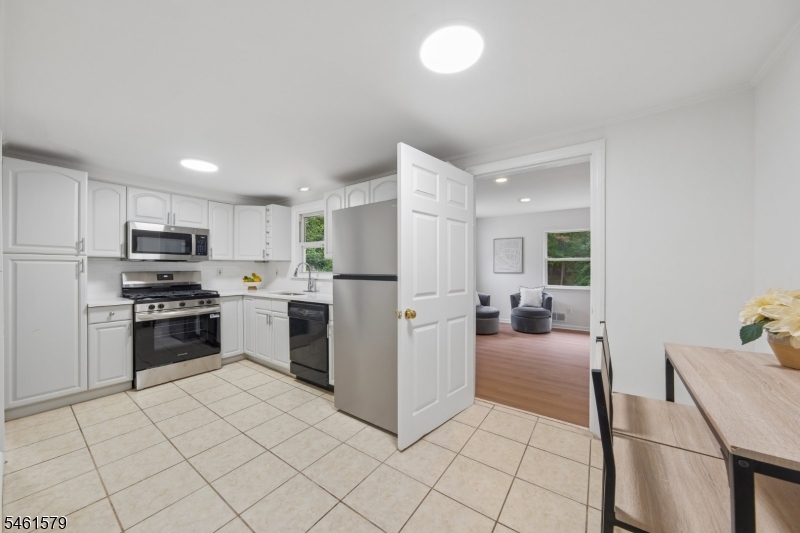 31 Glenview Drive West Orange NJ 07052