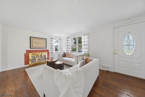 31 Glenview Drive West Orange NJ 07052