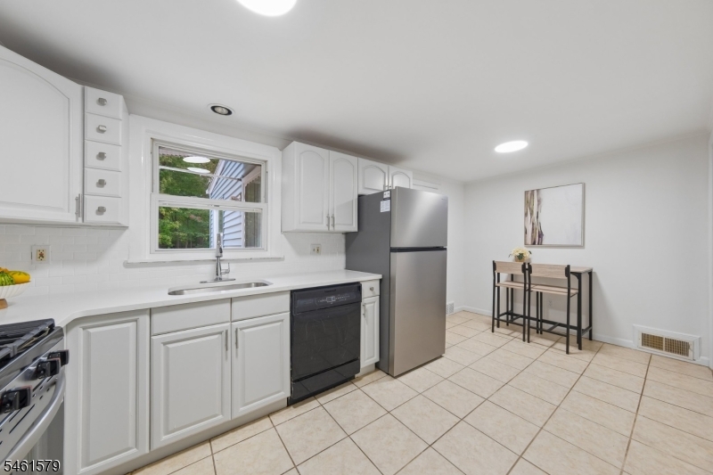 31 Glenview Drive West Orange NJ 07052
