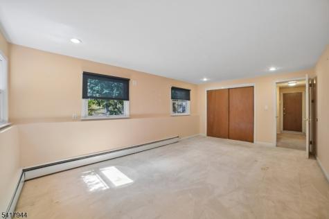 67 Sun Valley Way Morris Plains NJ 07950