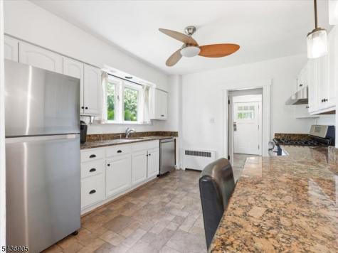 122 Glenwood Avenue Bloomfield NJ 07003