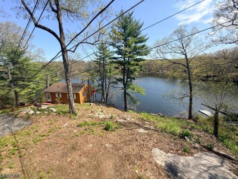 6 Jans Way Byram NJ 07821