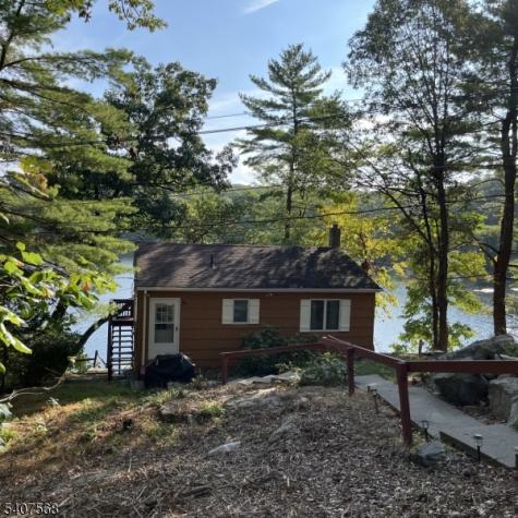 6 Jans Way Byram NJ 07821