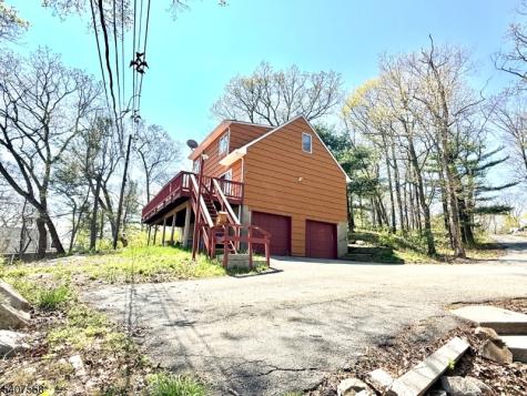 6 Jans Way Byram NJ 07821