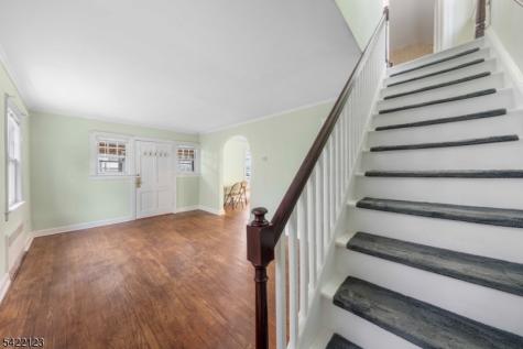 612 Laurel Avenue Roselle Park NJ 07204