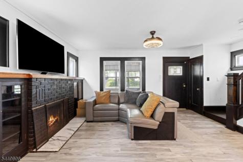 4 James Court West Orange NJ 07052