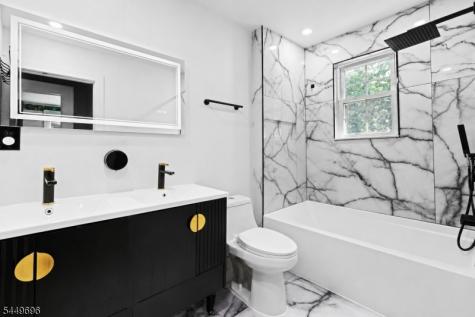 4 James Court West Orange NJ 07052