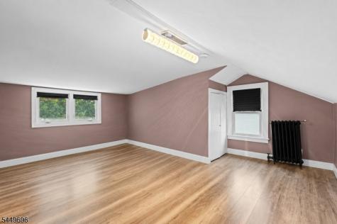 4 James Court West Orange NJ 07052