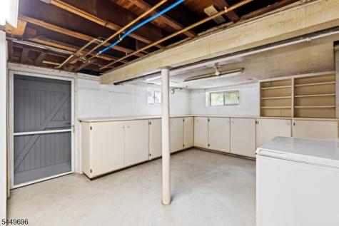 4 James Court West Orange NJ 07052