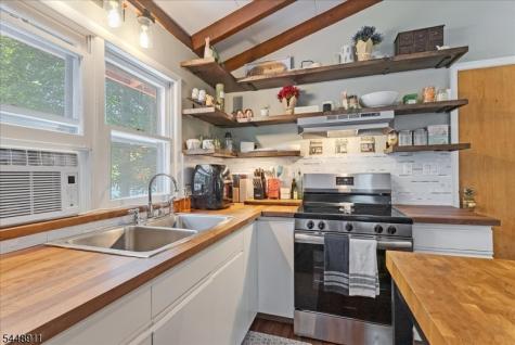 907 Plymouth Lake Drive Stillwater NJ 07860