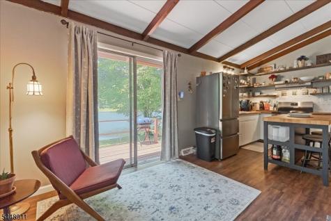 907 Plymouth Lake Drive Stillwater NJ 07860