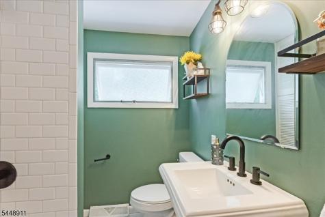 907 Plymouth Lake Drive Stillwater NJ 07860