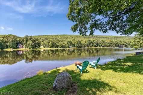 907 Plymouth Lake Drive Stillwater NJ 07860